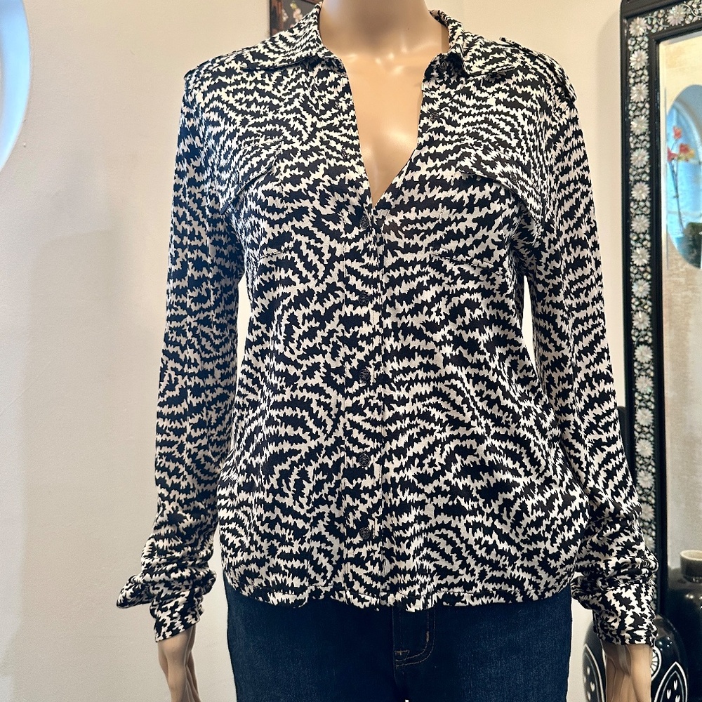 Tory Burch 100% Silk Button Down Sz M - Picture 5 of 6